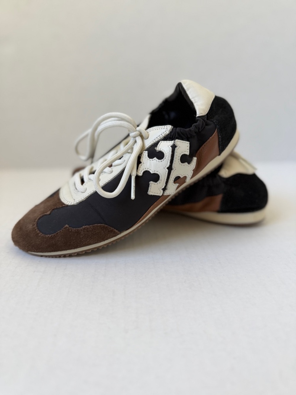Tory Burch Sneaker Black / Brown and Ivory 6.5 - Picture 2 of 7